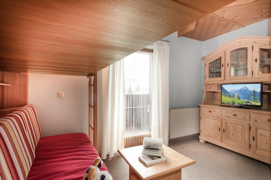 Gaestehaus Gratz - Inklusive Eintritt In Die Alpentherme Dorfgastein Szoba fotó