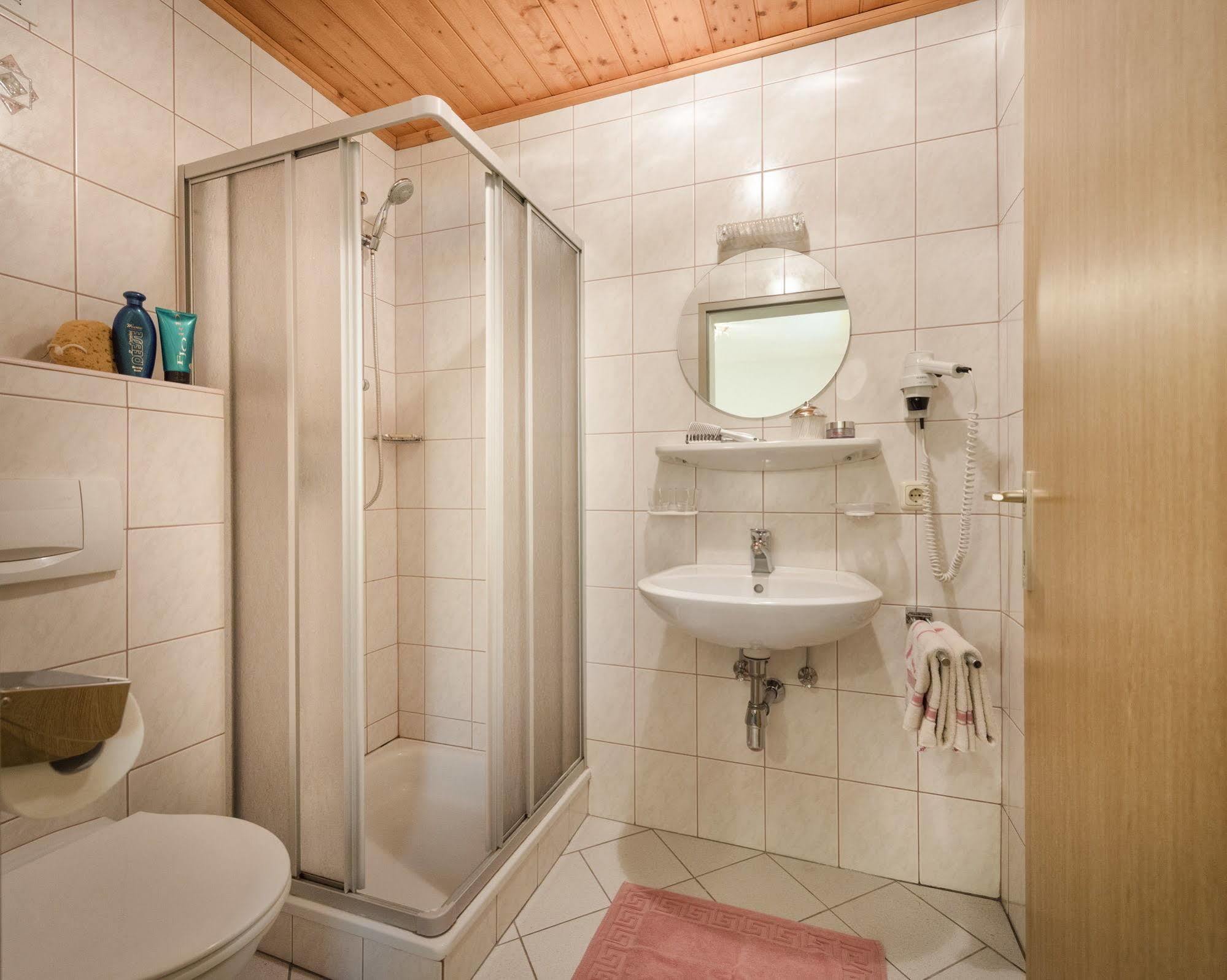 Gaestehaus Gratz - Inklusive Eintritt In Die Alpentherme Dorfgastein Kültér fotó